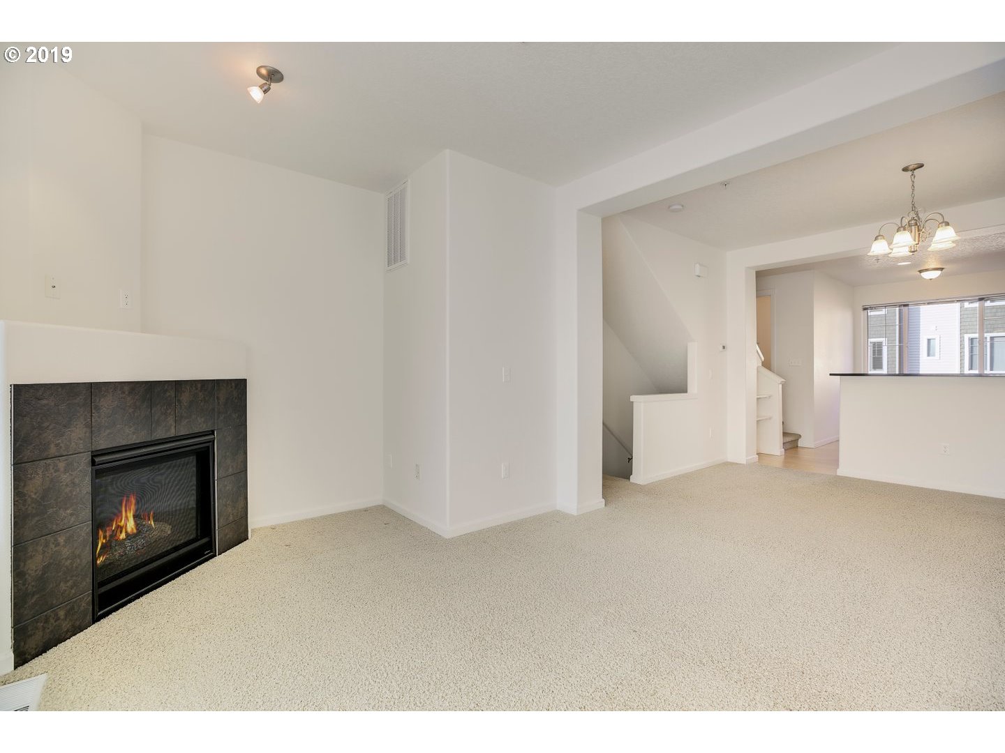 Photo #5: 19009803 Listing 