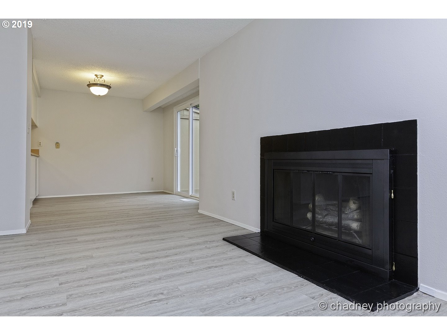 Photo #5: 19021128 Listing 