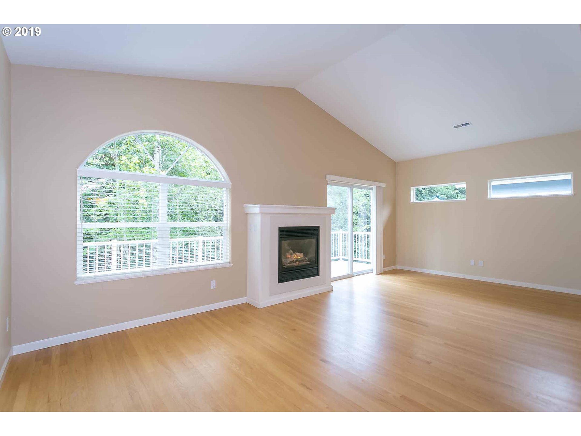 Photo #4: 19036766 Listing 