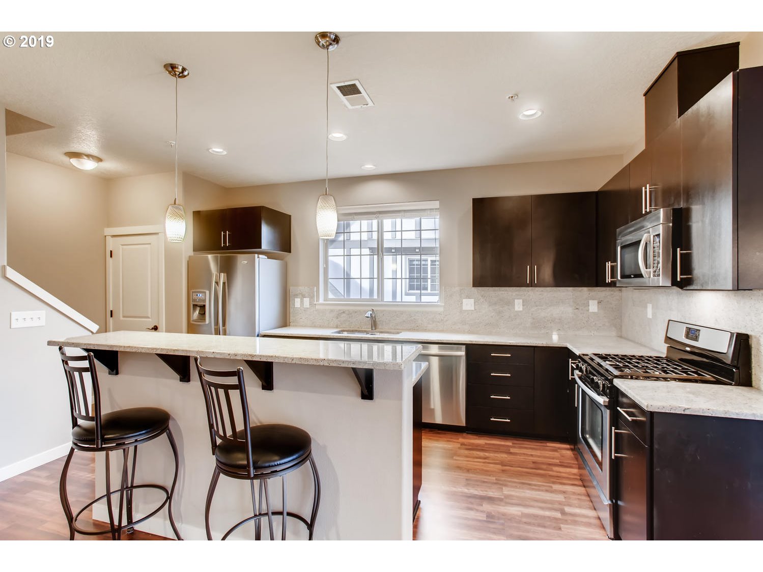 Photo #5: 19040660 Listing 