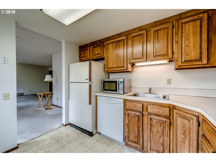Photo #5: 19040811 Listing 