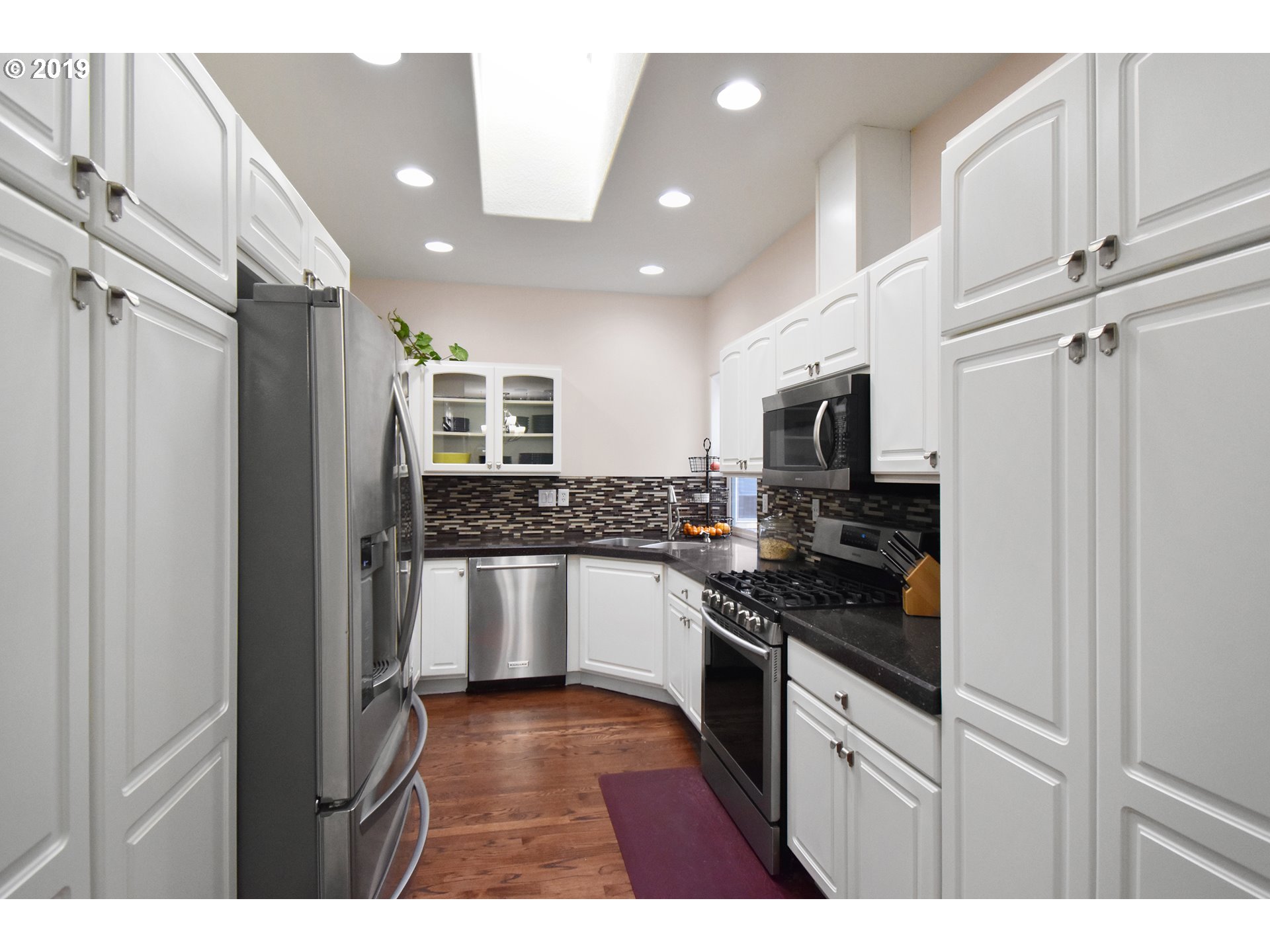 Photo #3: 19042317 Listing 