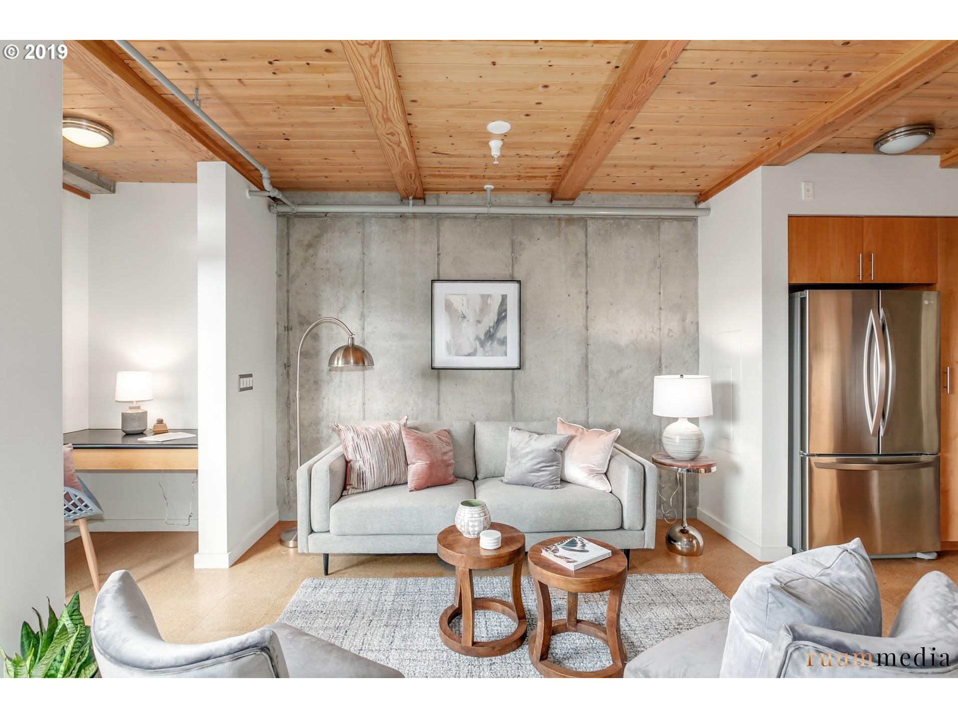 Photo #6: 19050538 Listing 