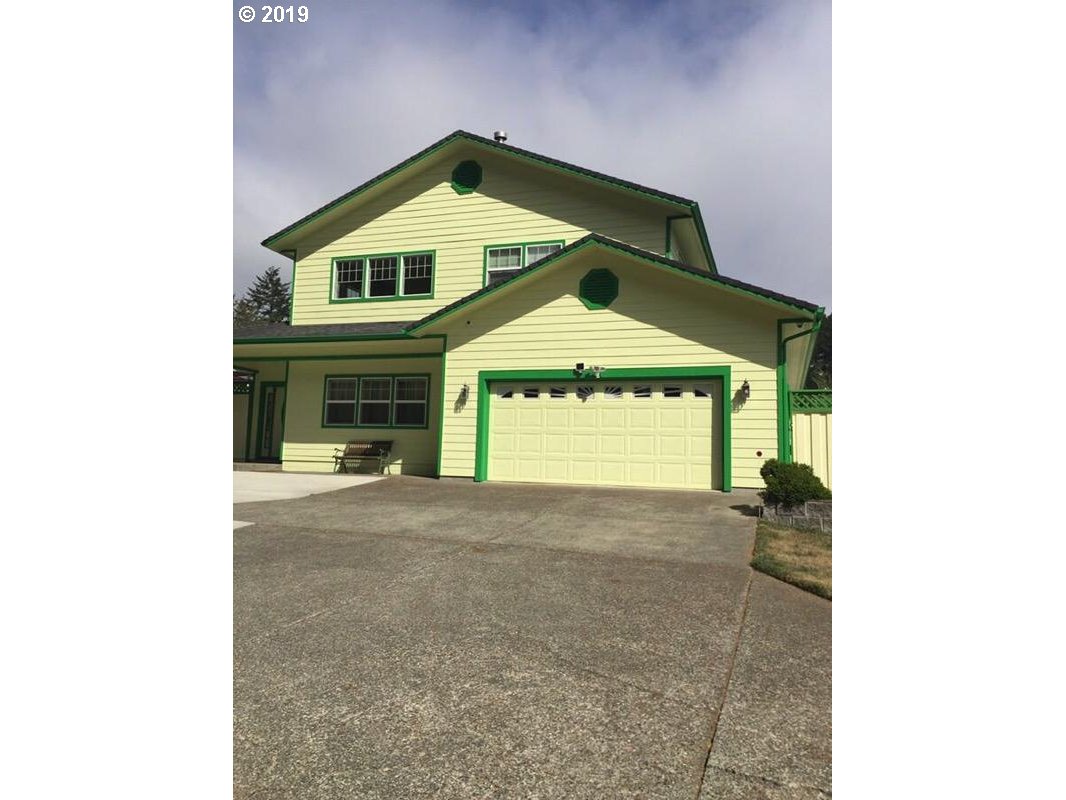 906 Pioneer Ln Brookings Or 97415 The Brokerage House Real Estate