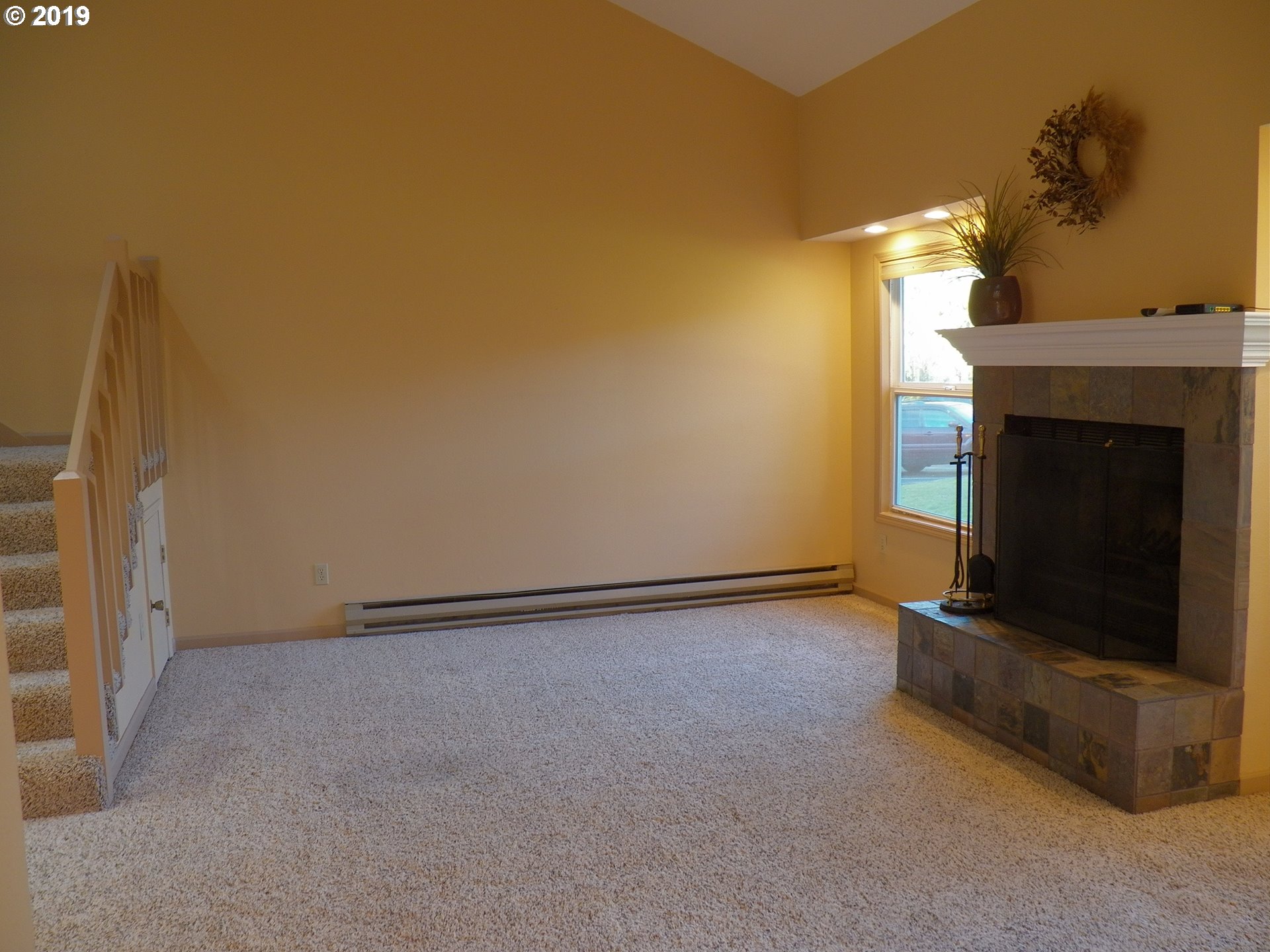 Photo #5: 19069679 Listing 