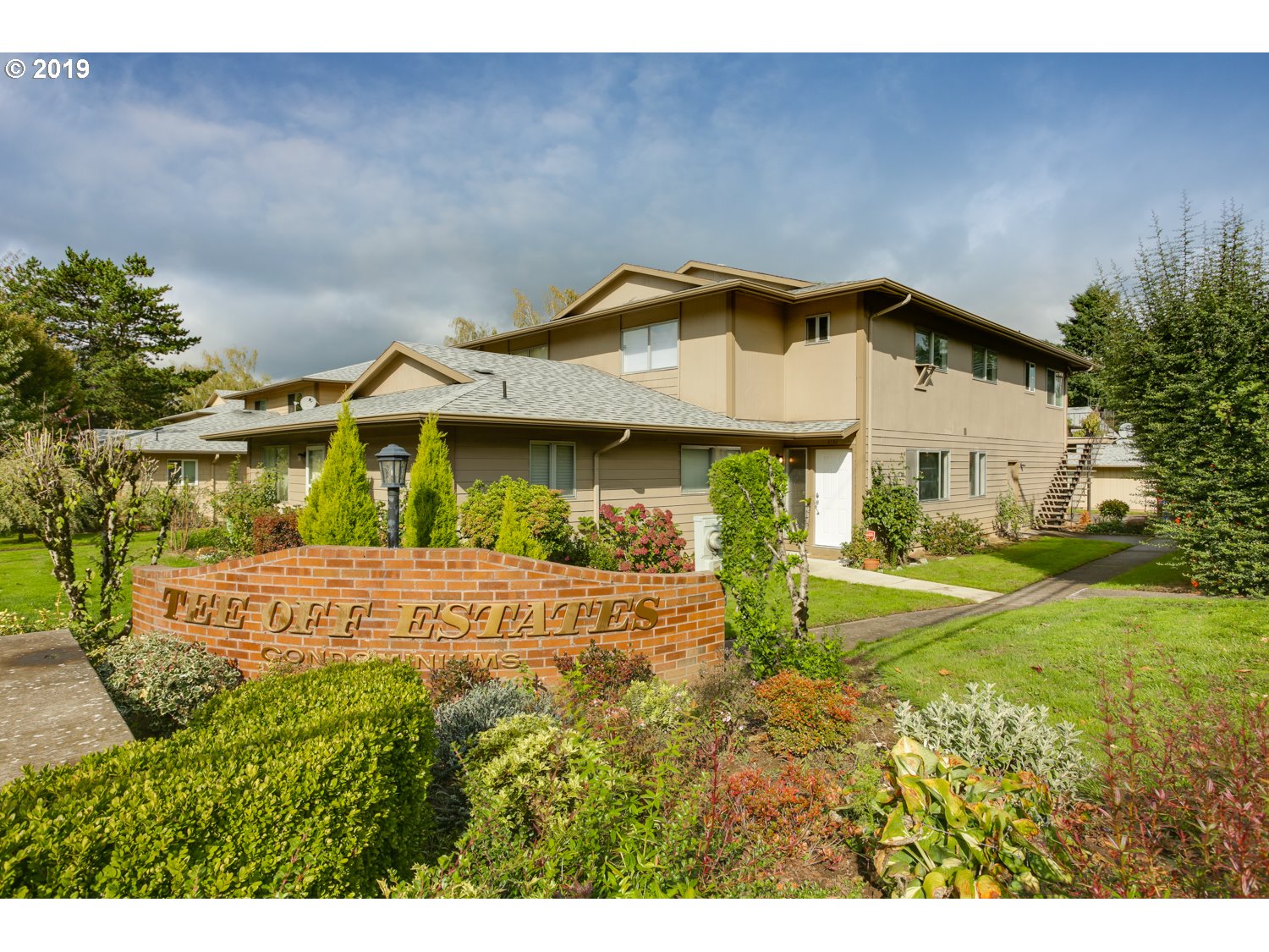 Photo #5: 19081401 Listing 