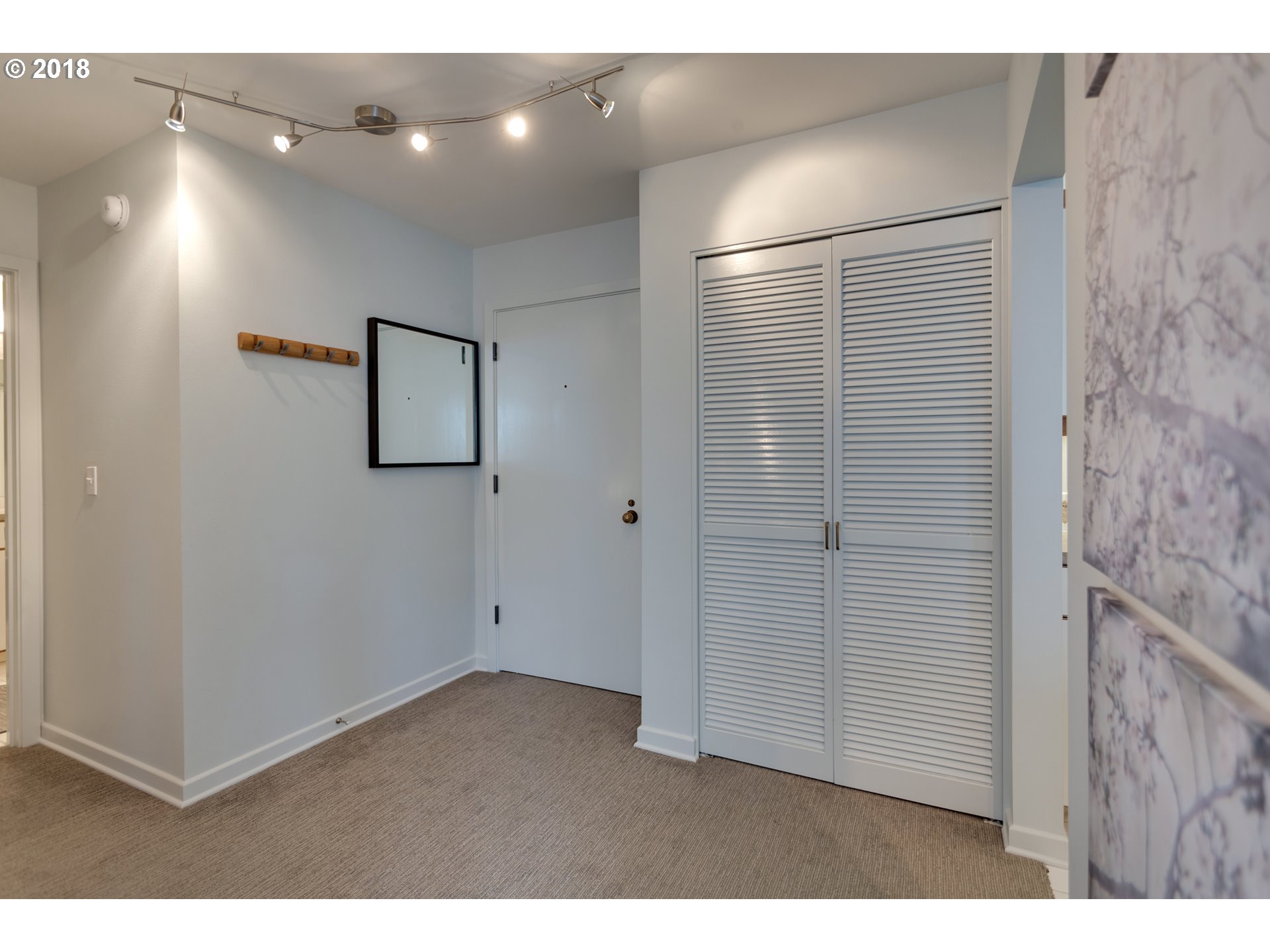 Photo #4: 19083243 Listing 
