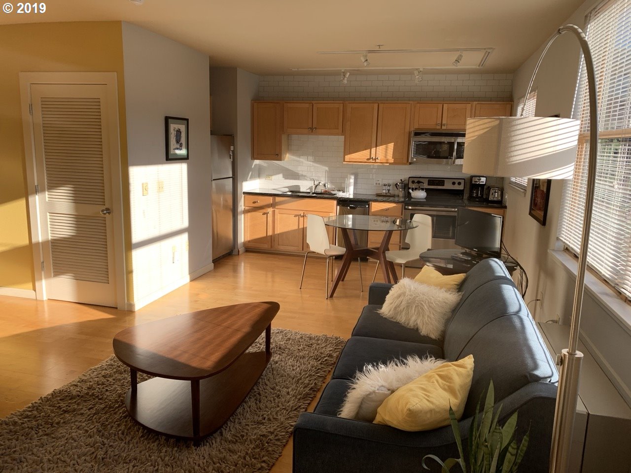 Photo #5: 19083865 Listing 