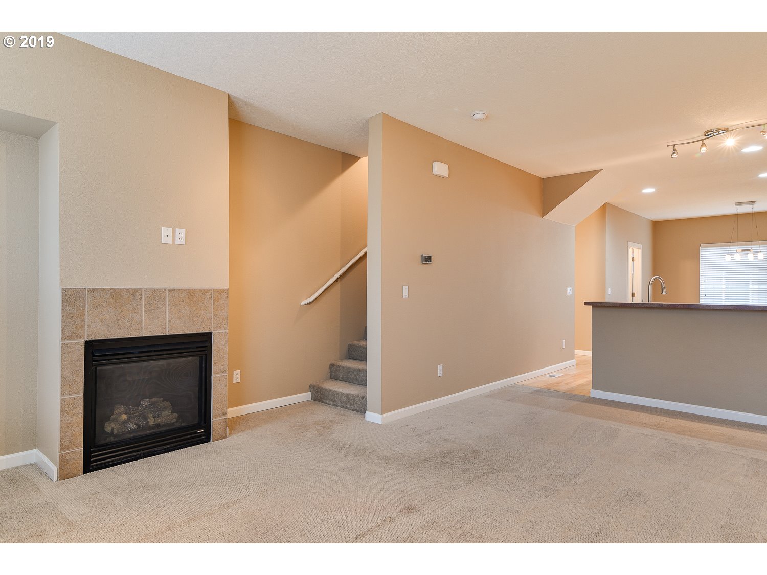 Photo #6: 19097322 Listing 