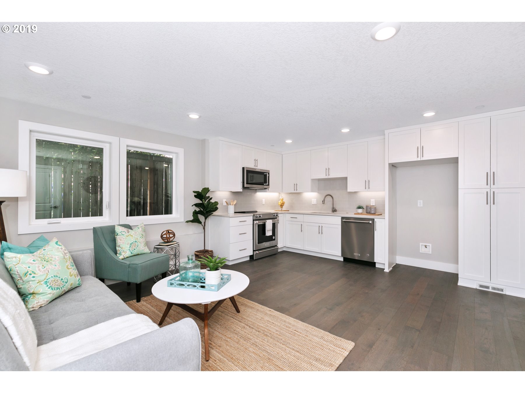 Photo #2: 19103148 Listing 