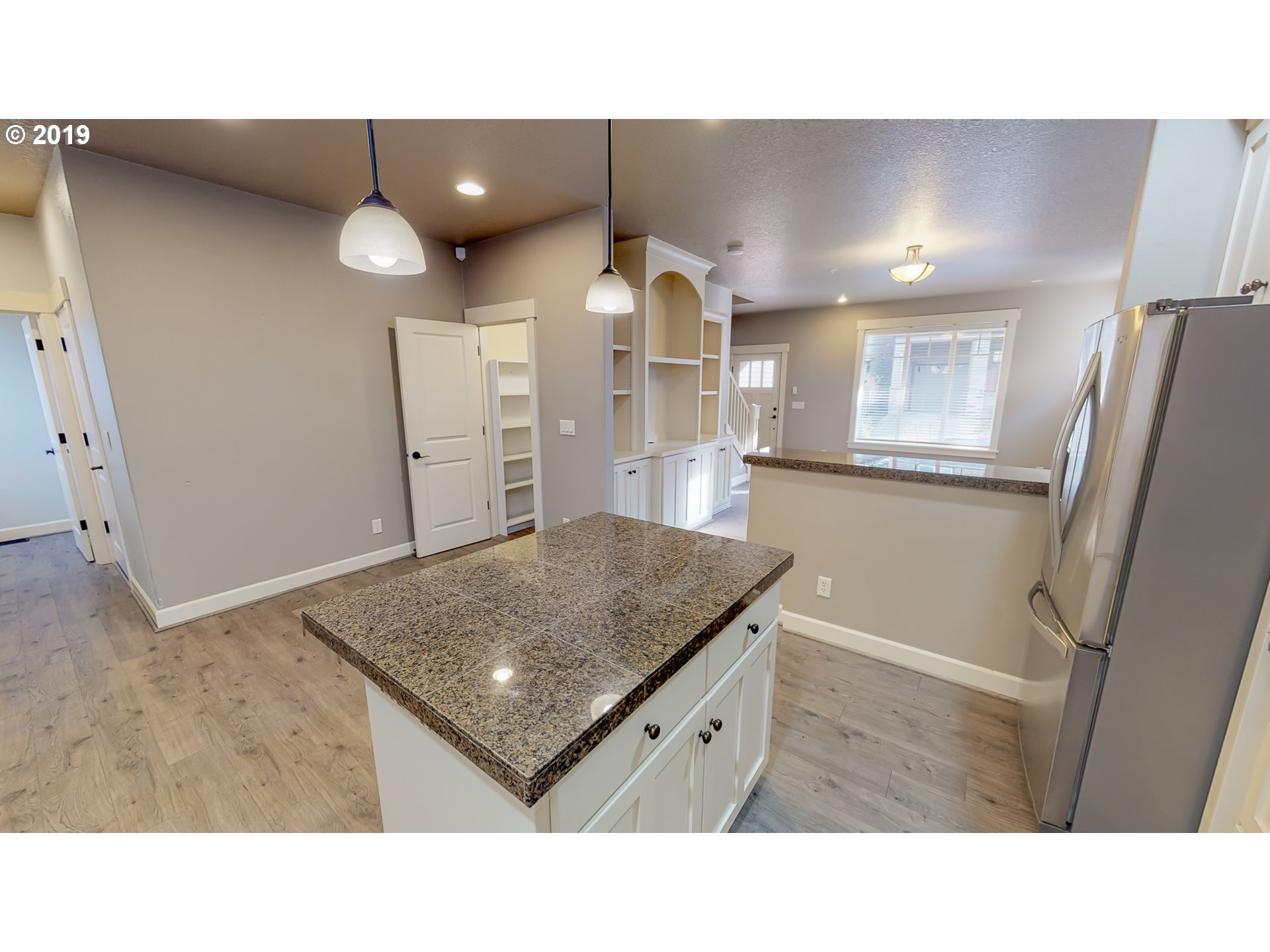 Photo #5: 19111329 Listing 