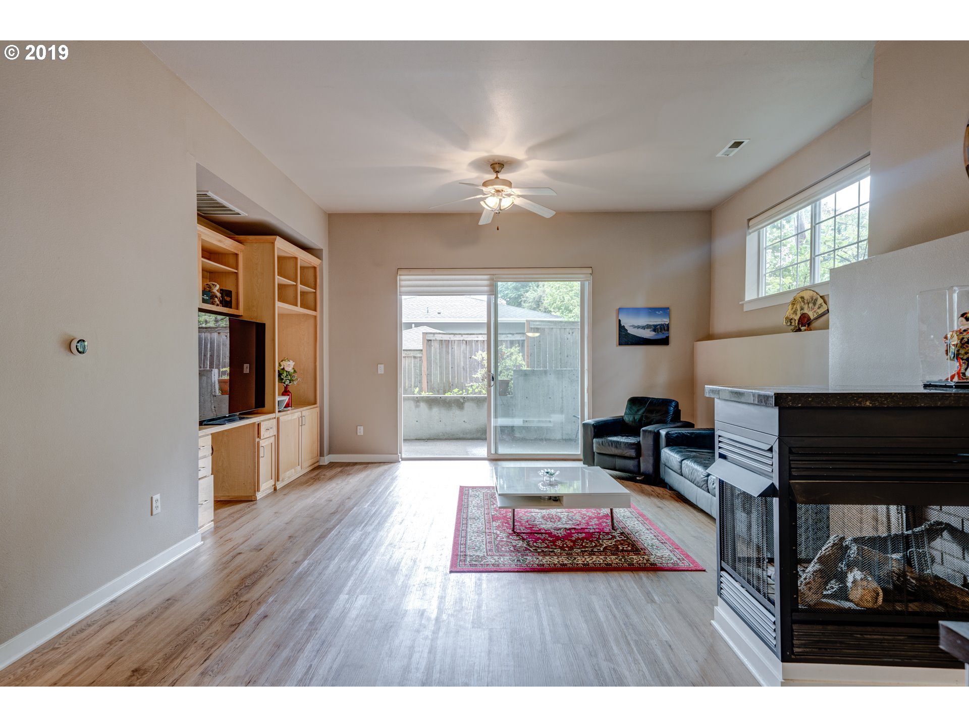 Photo #2: 19118203 Listing 