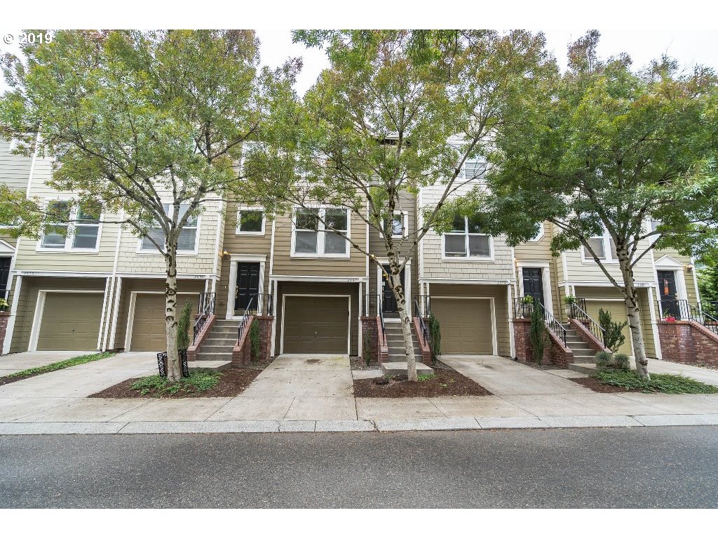 Photo #2: 19130283 Listing 