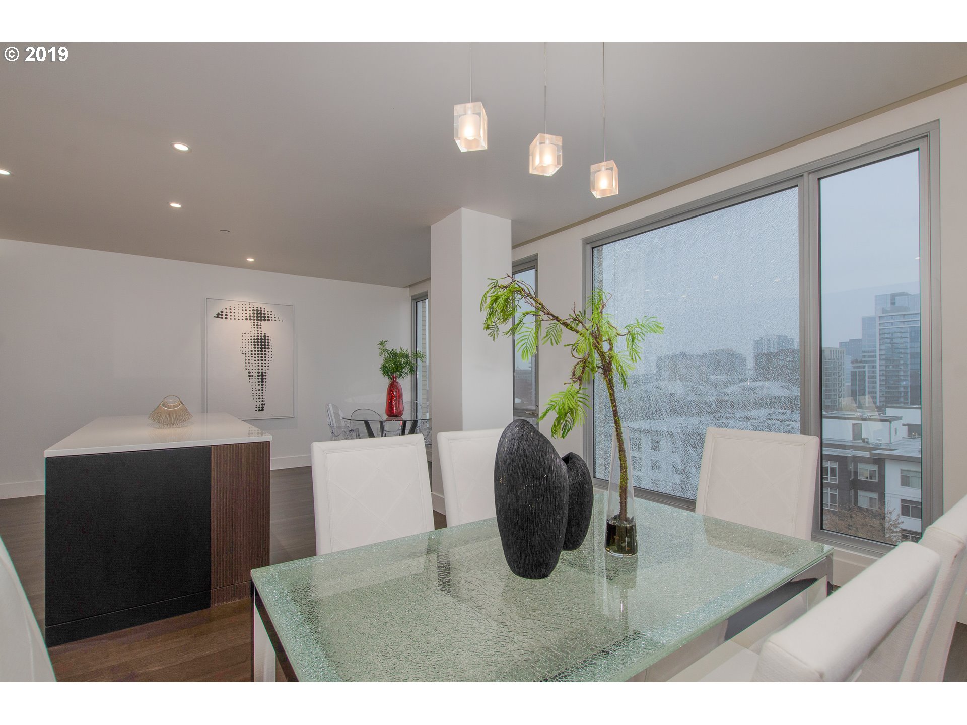 Photo #2: 19132799 Listing 