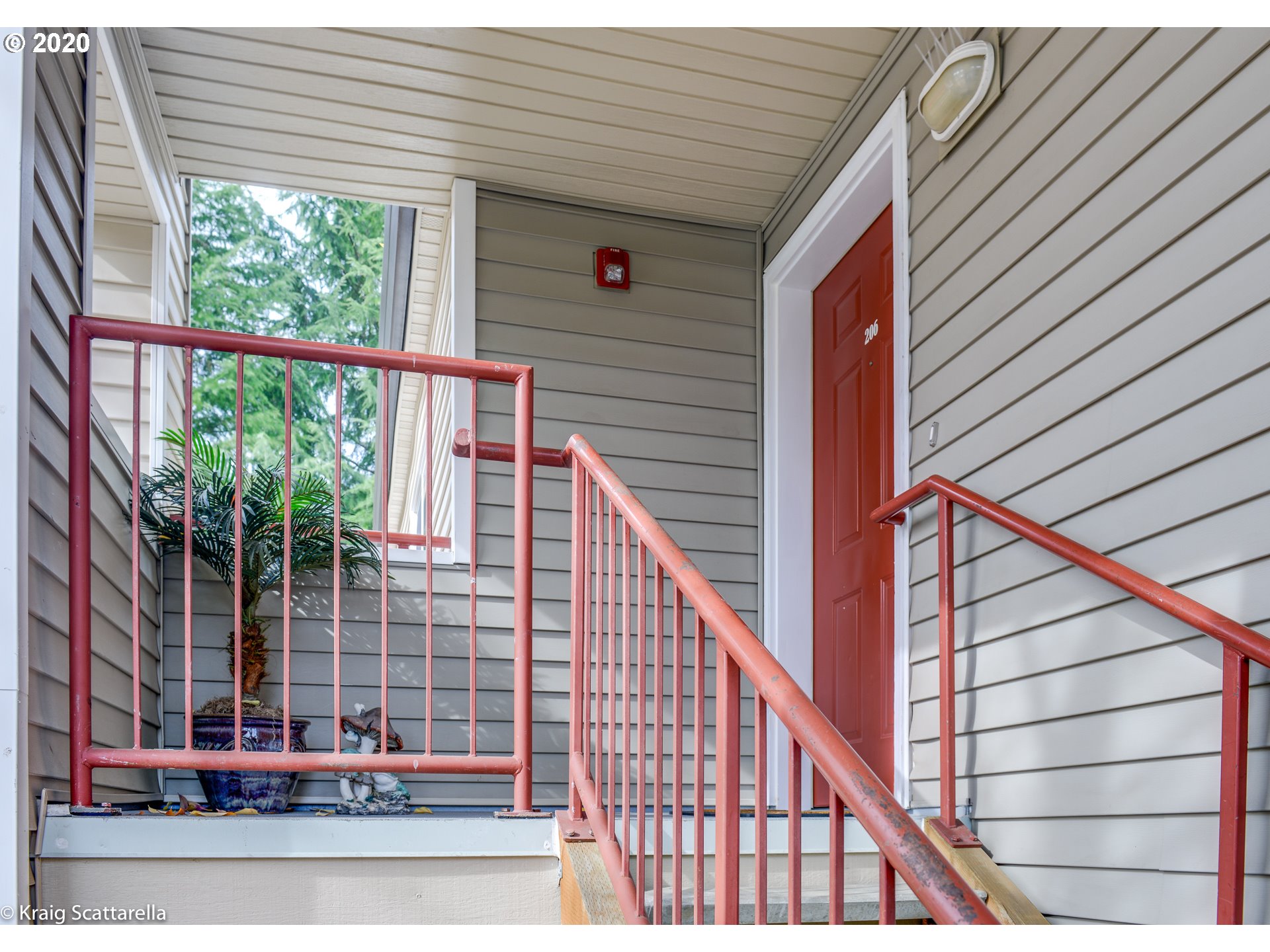 Photo #2: 19140263 Listing 