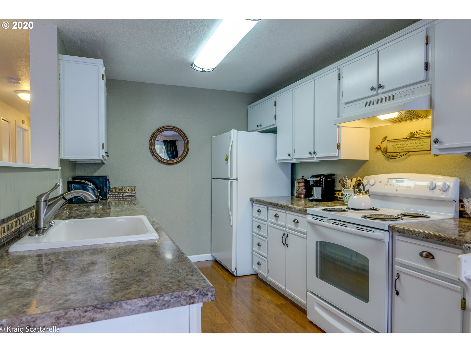 Photo #5: 19140263 Listing 