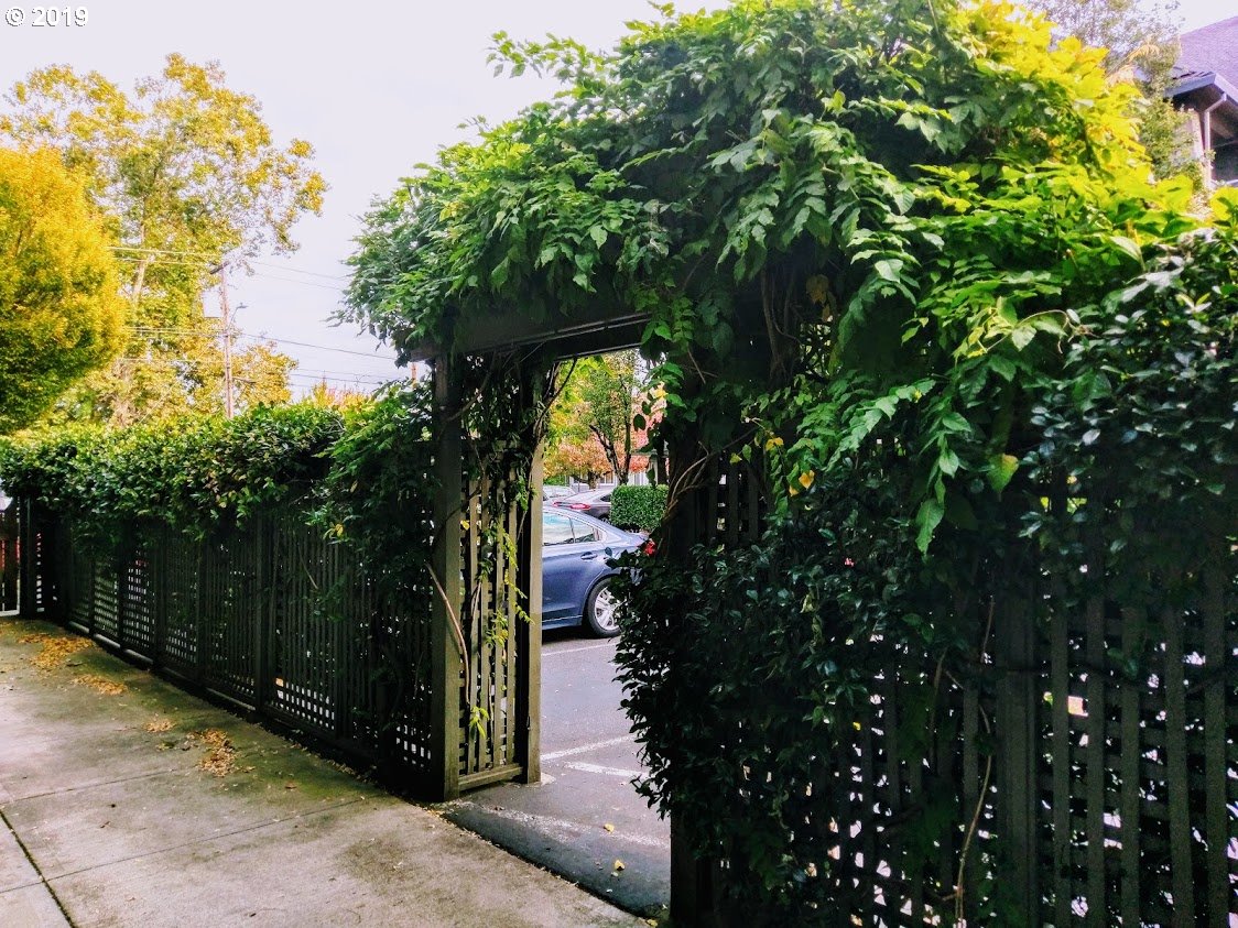 Photo #4: 19143637 Listing 