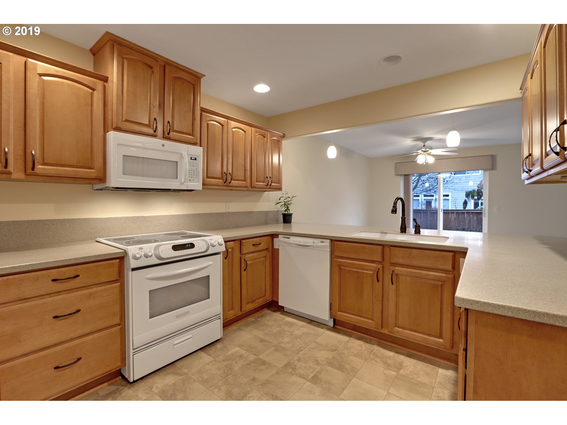 Photo #3: 19149290 Listing 