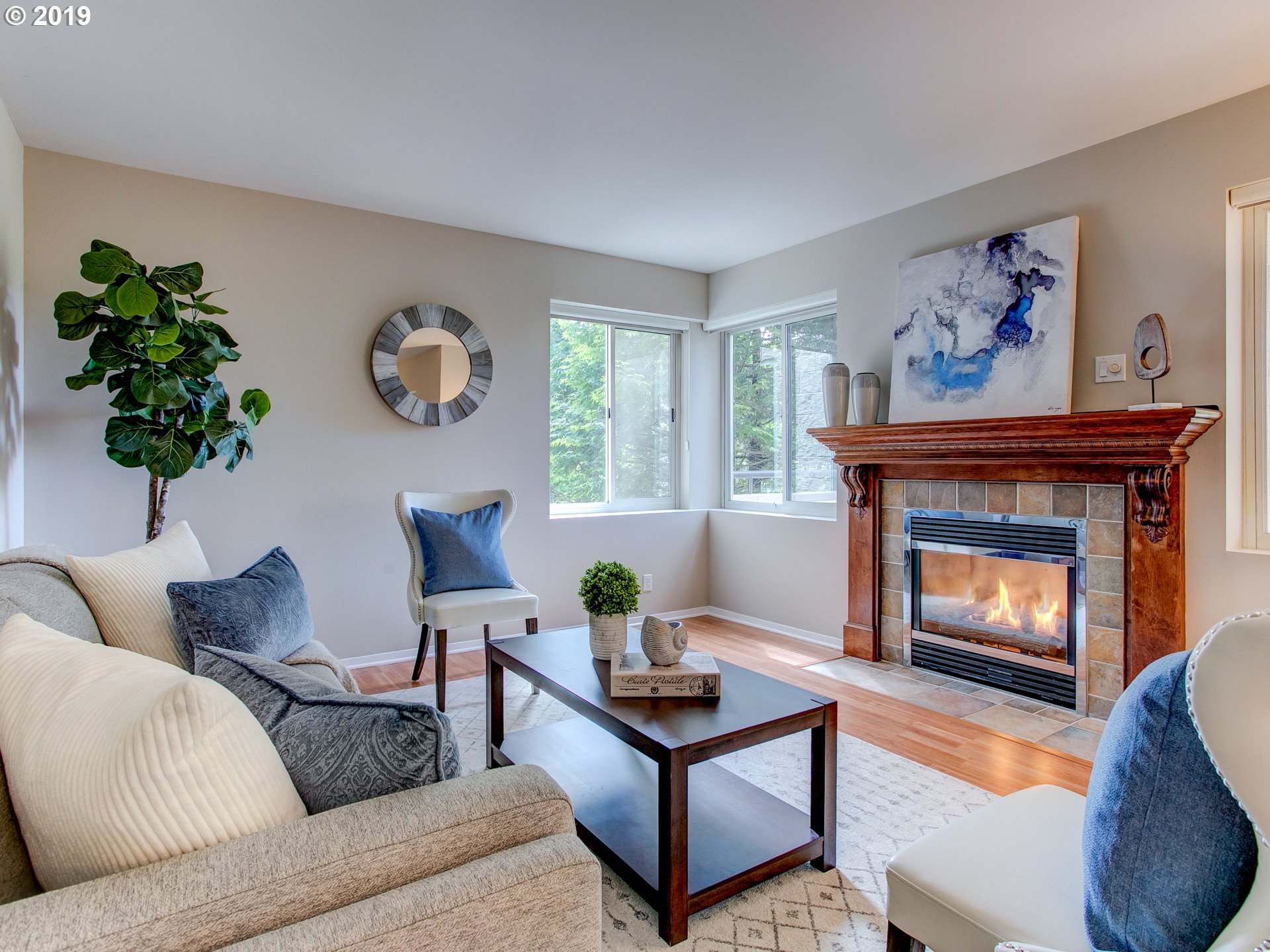 Photo #2: 19155307 Listing 