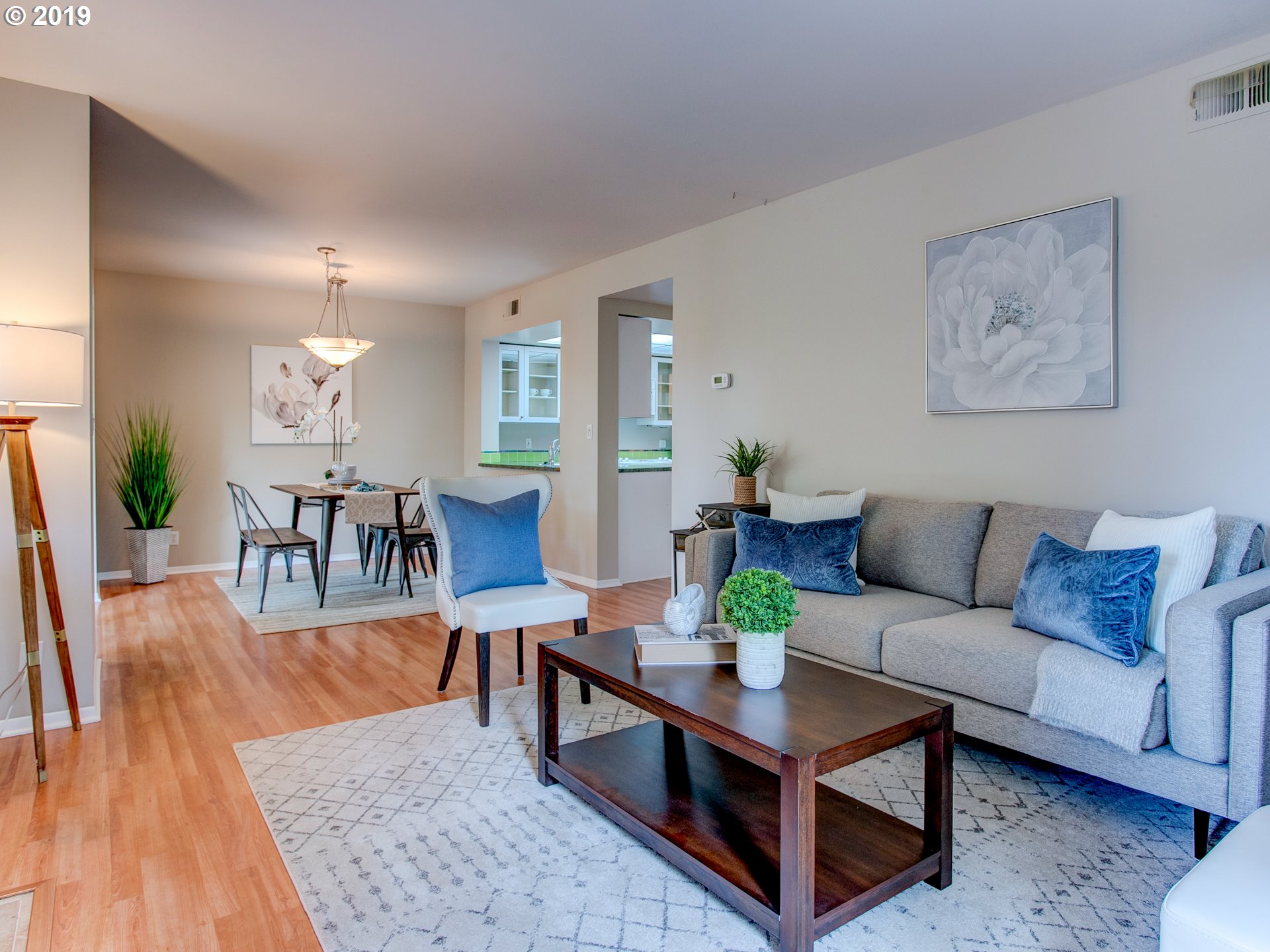 Photo #4: 19155307 Listing 