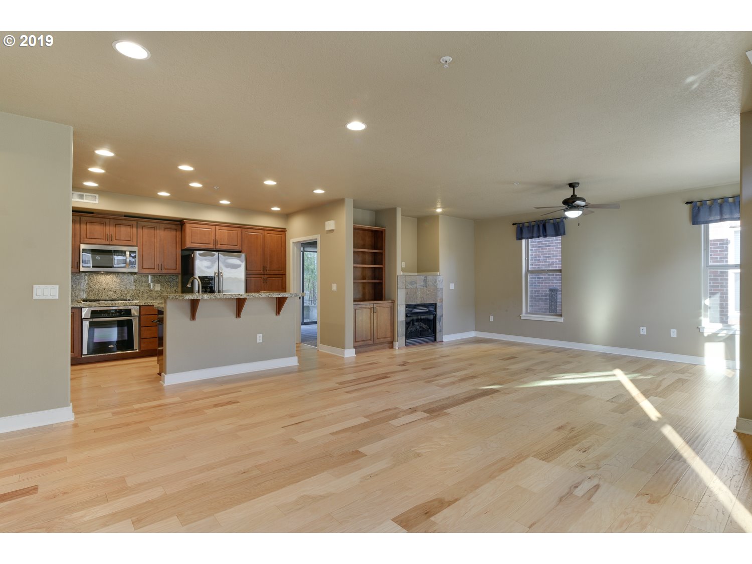 Photo #4: 19172904 Listing 