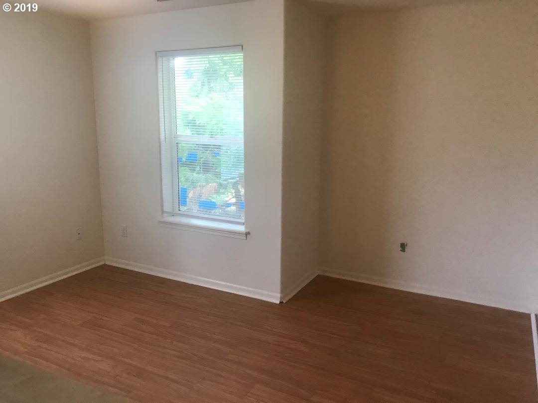 Photo #5: 19192604 Listing 