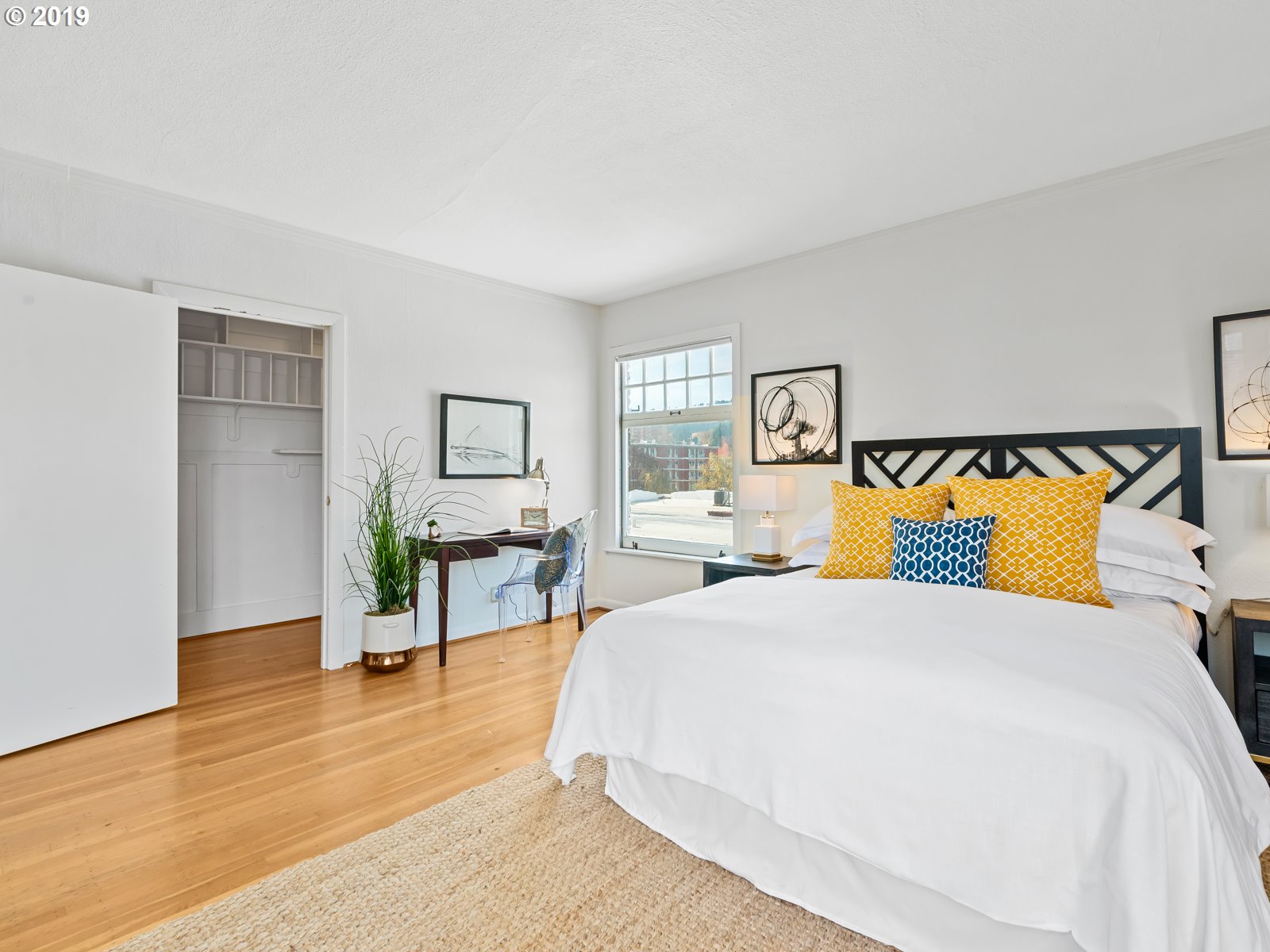 Photo #2: 19210645 Listing 