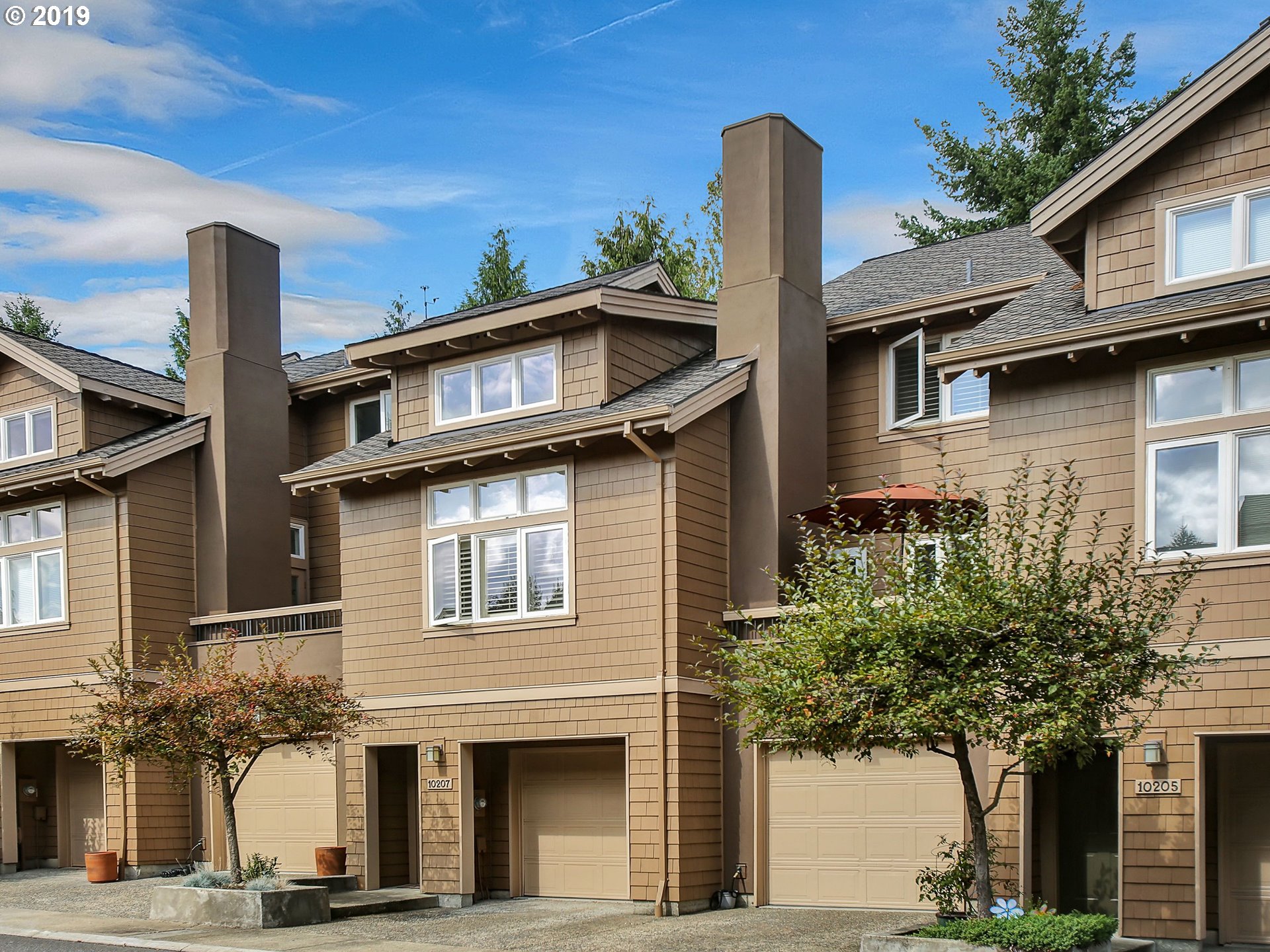 Photo #6: 19217349 Listing 