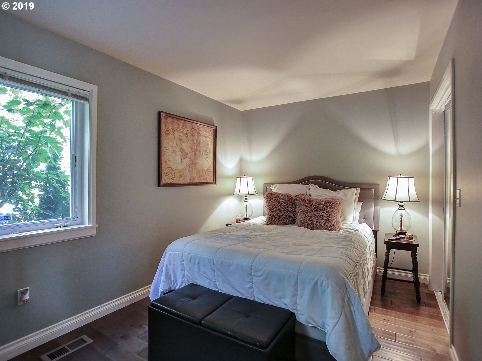 Photo #2: 19217349 Listing 