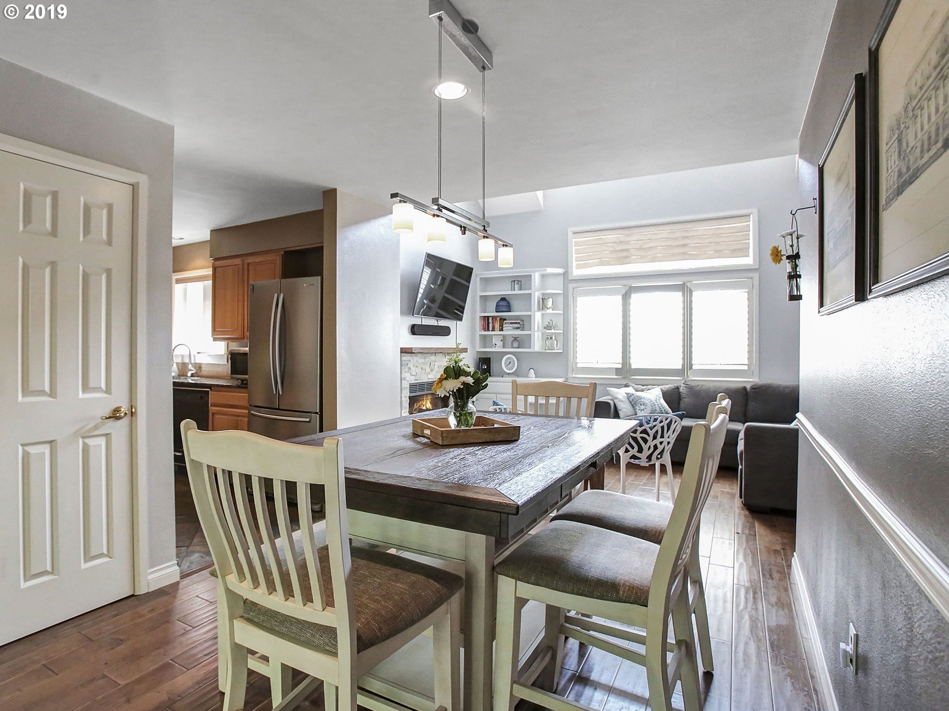 Photo #4: 19217349 Listing 