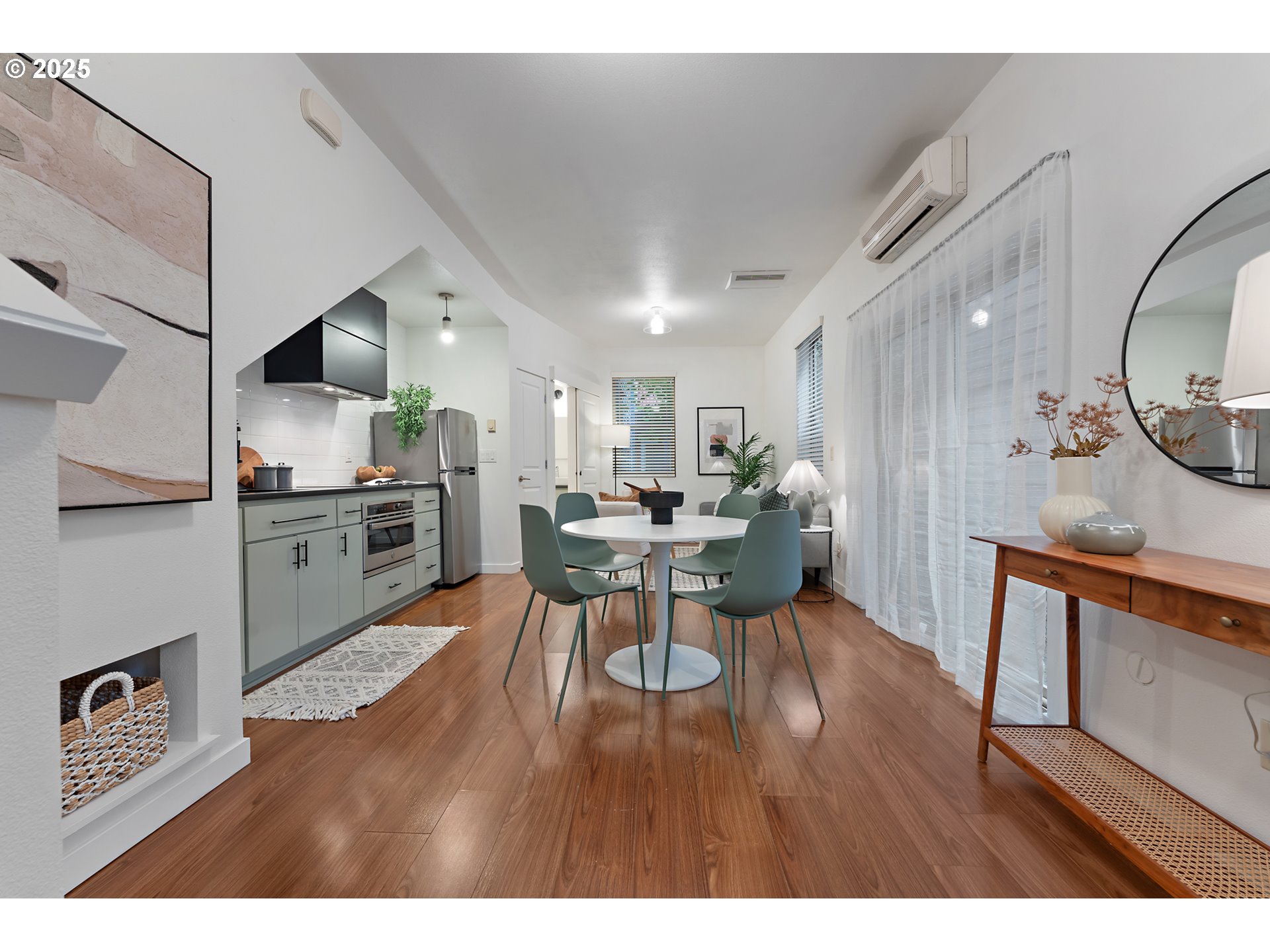 Photo #8: 192209856 Listing: Photo #8