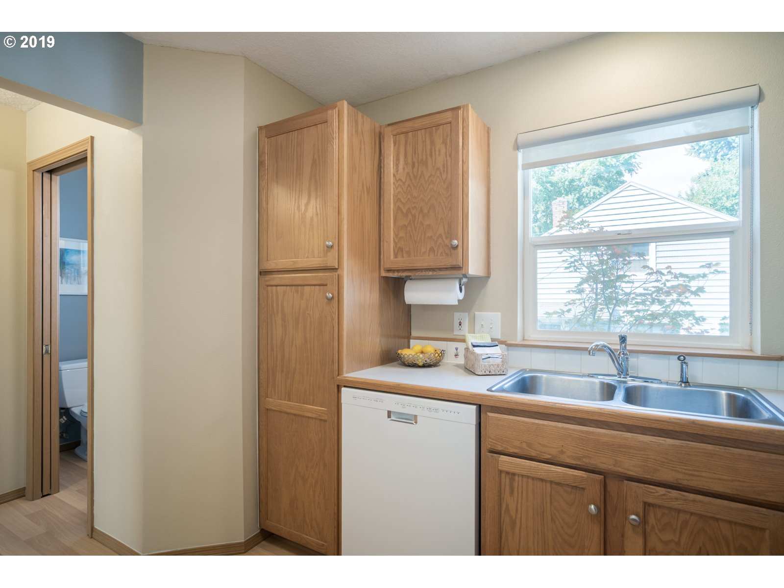 Photo #5: 19232688 Listing 