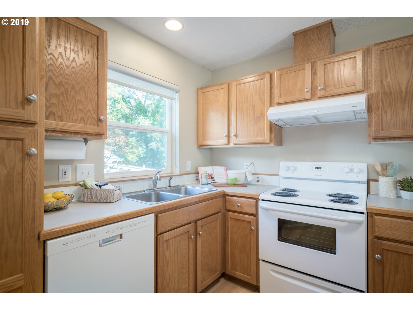 Photo #3: 19232688 Listing 