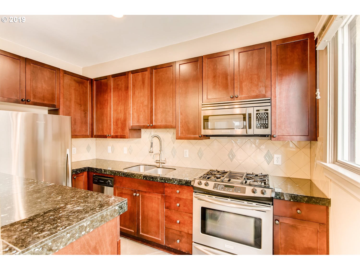Photo #6: 19246859 Listing 