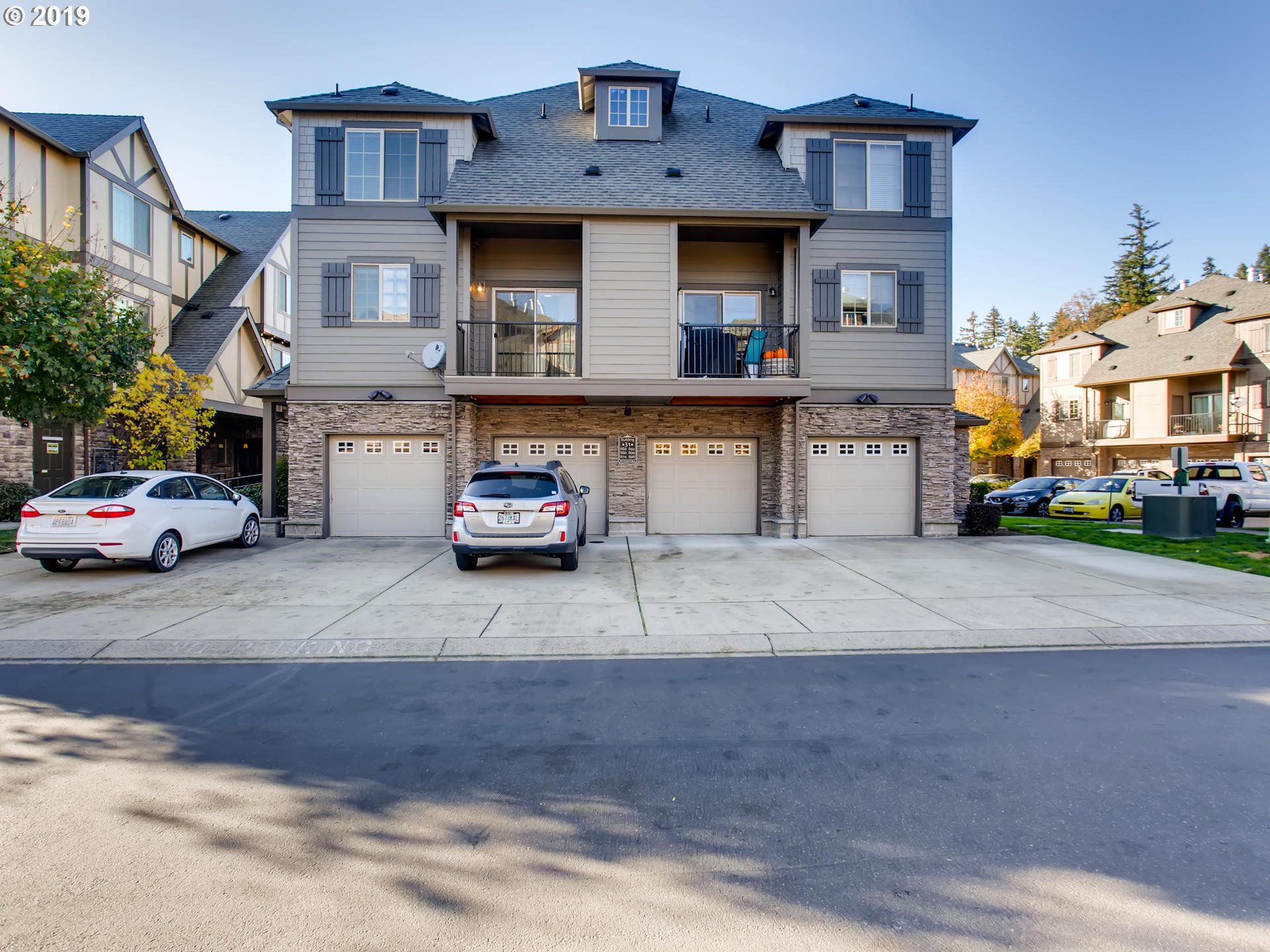 Photo #2: 19257734 Listing 