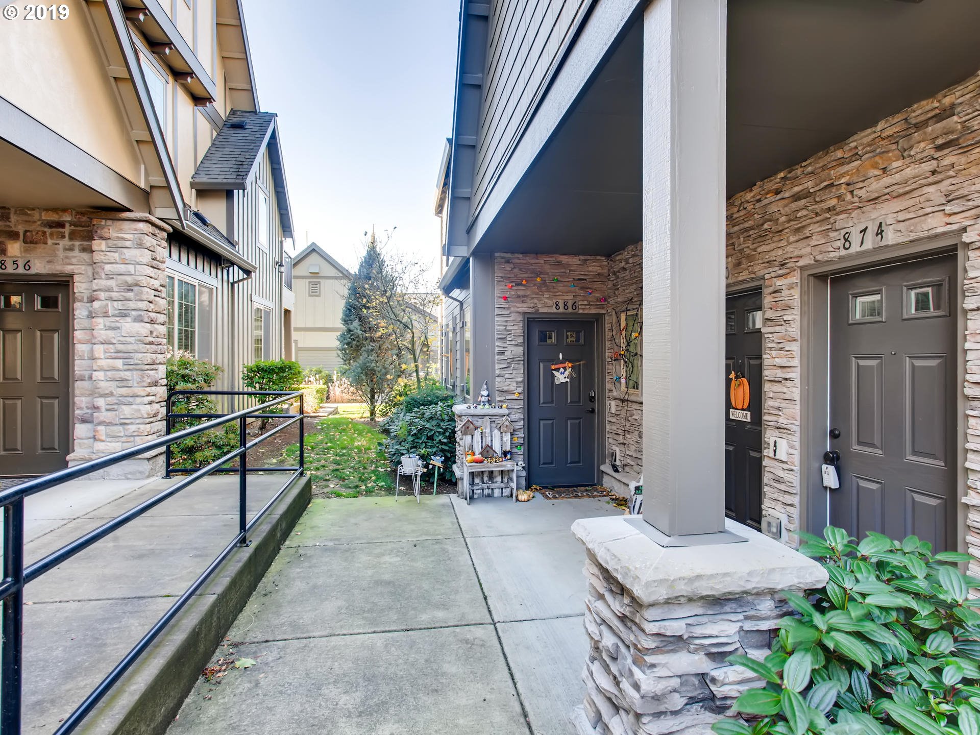 Photo #4: 19257734 Listing 