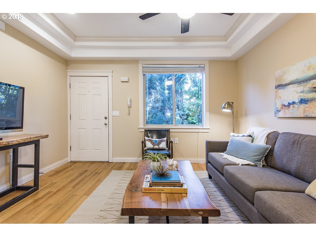 Photo #5: 19264367 Listing 