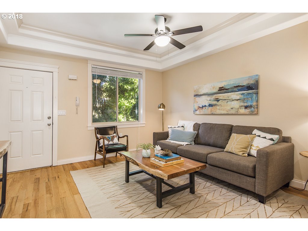 Photo #6: 19264367 Listing 