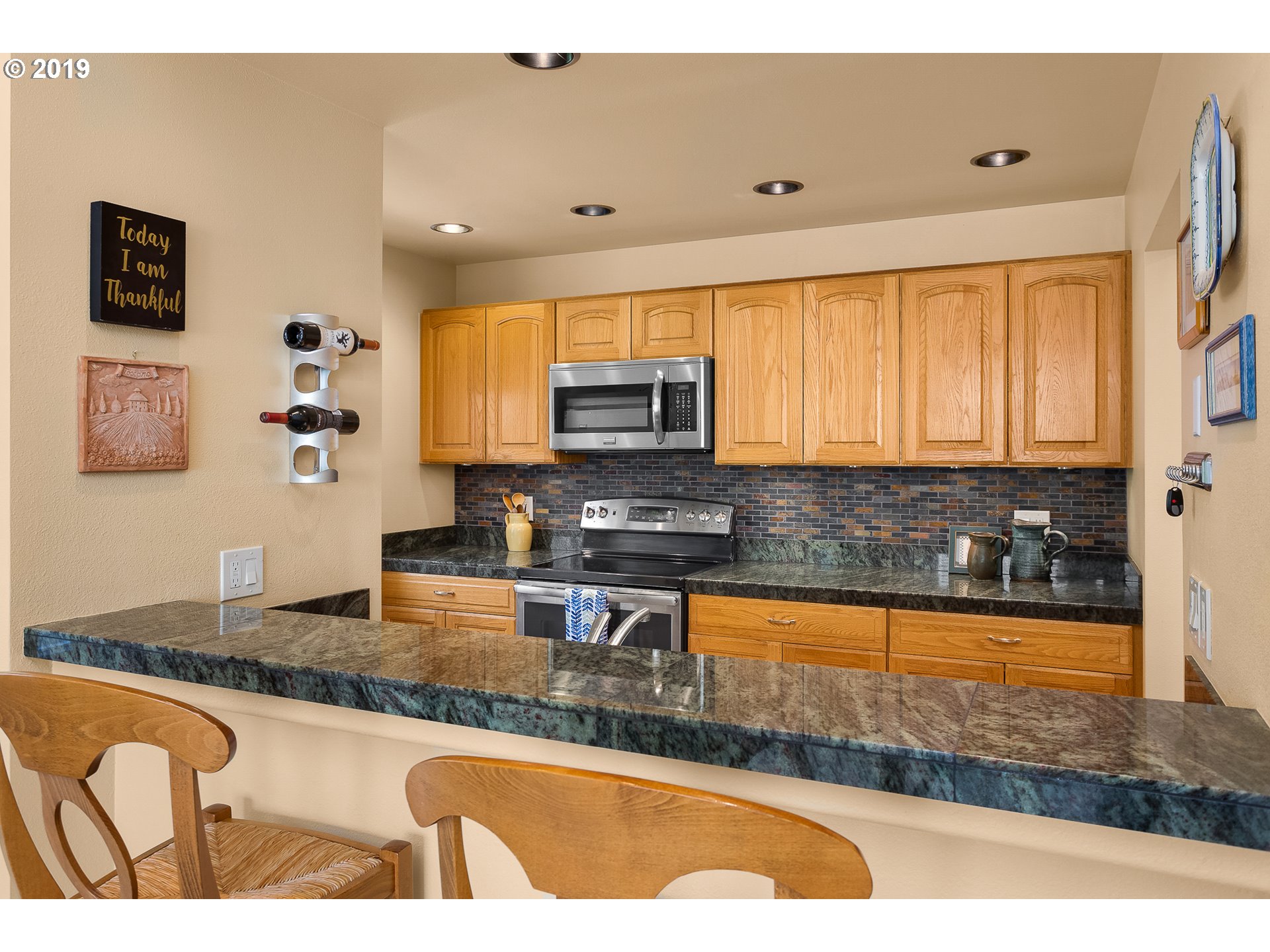 Photo #3: 19276782 Listing 