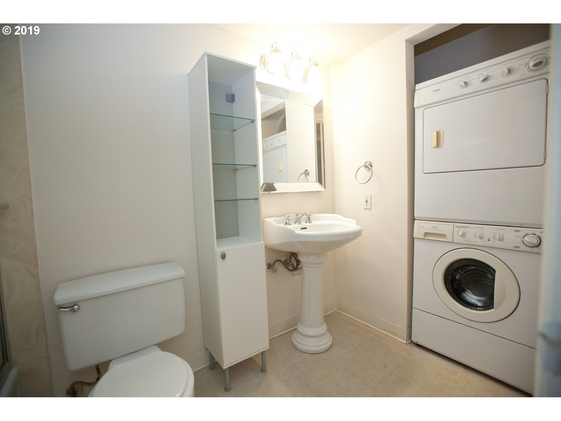 Photo #3: 19279106 Listing 