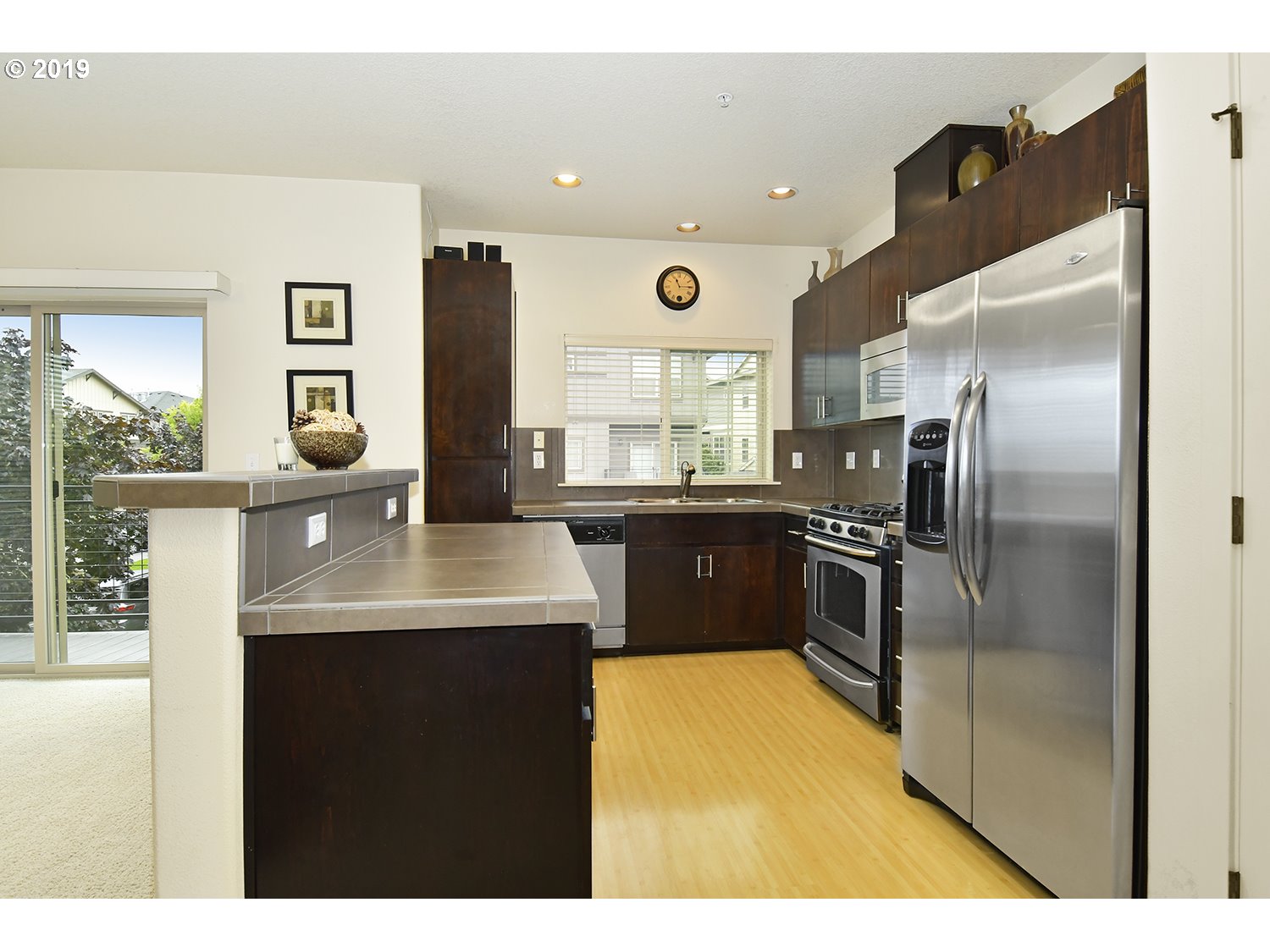 Photo #3: 19281426 Listing 