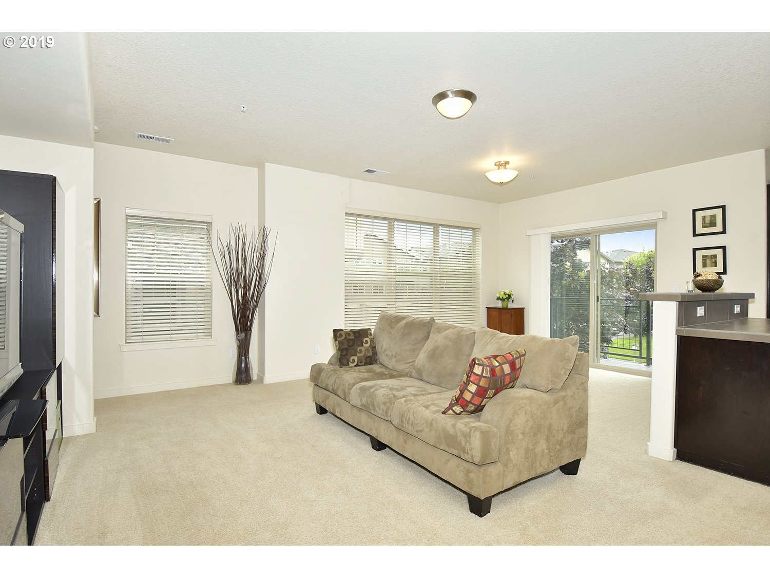 Photo #5: 19281426 Listing 