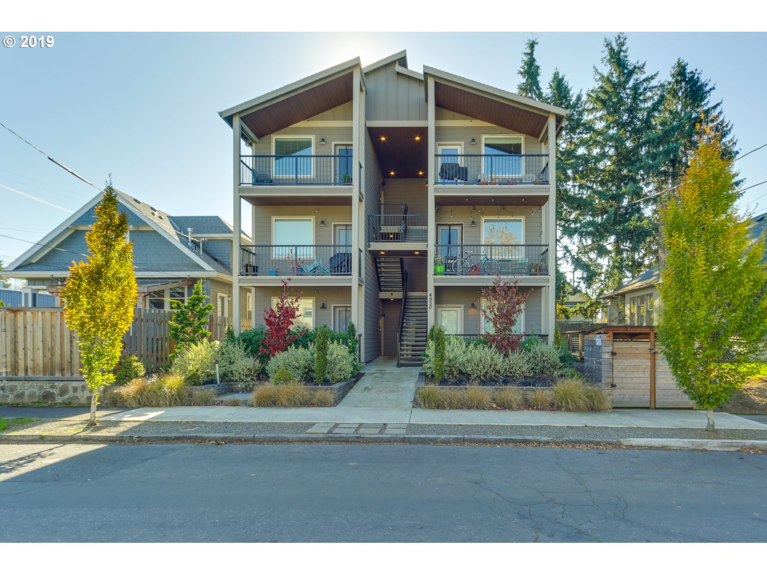 Photo #3: 19282260 Listing 