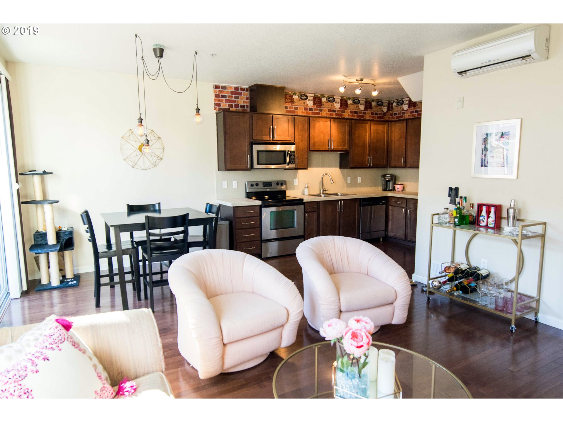 Photo #3: 19289686 Listing 