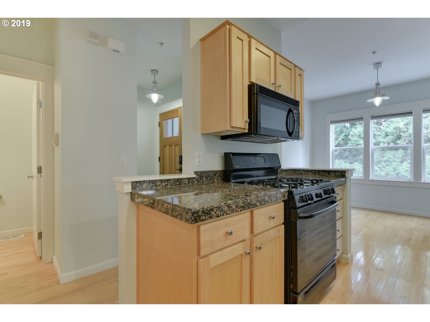 Photo #4: 19303176 Listing 