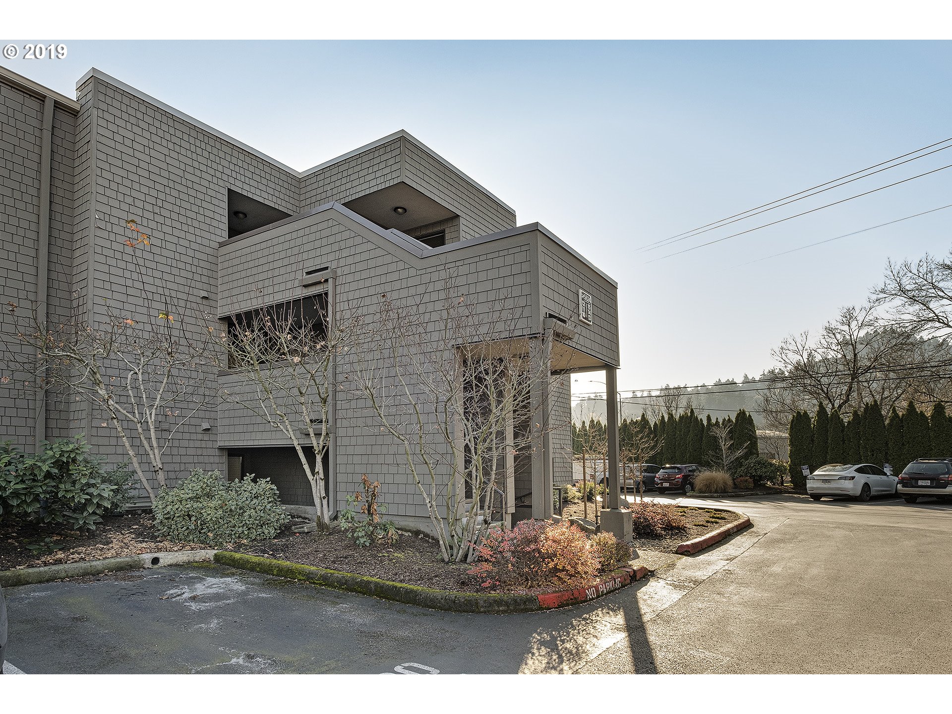 Photo #2: 19308513 Listing 