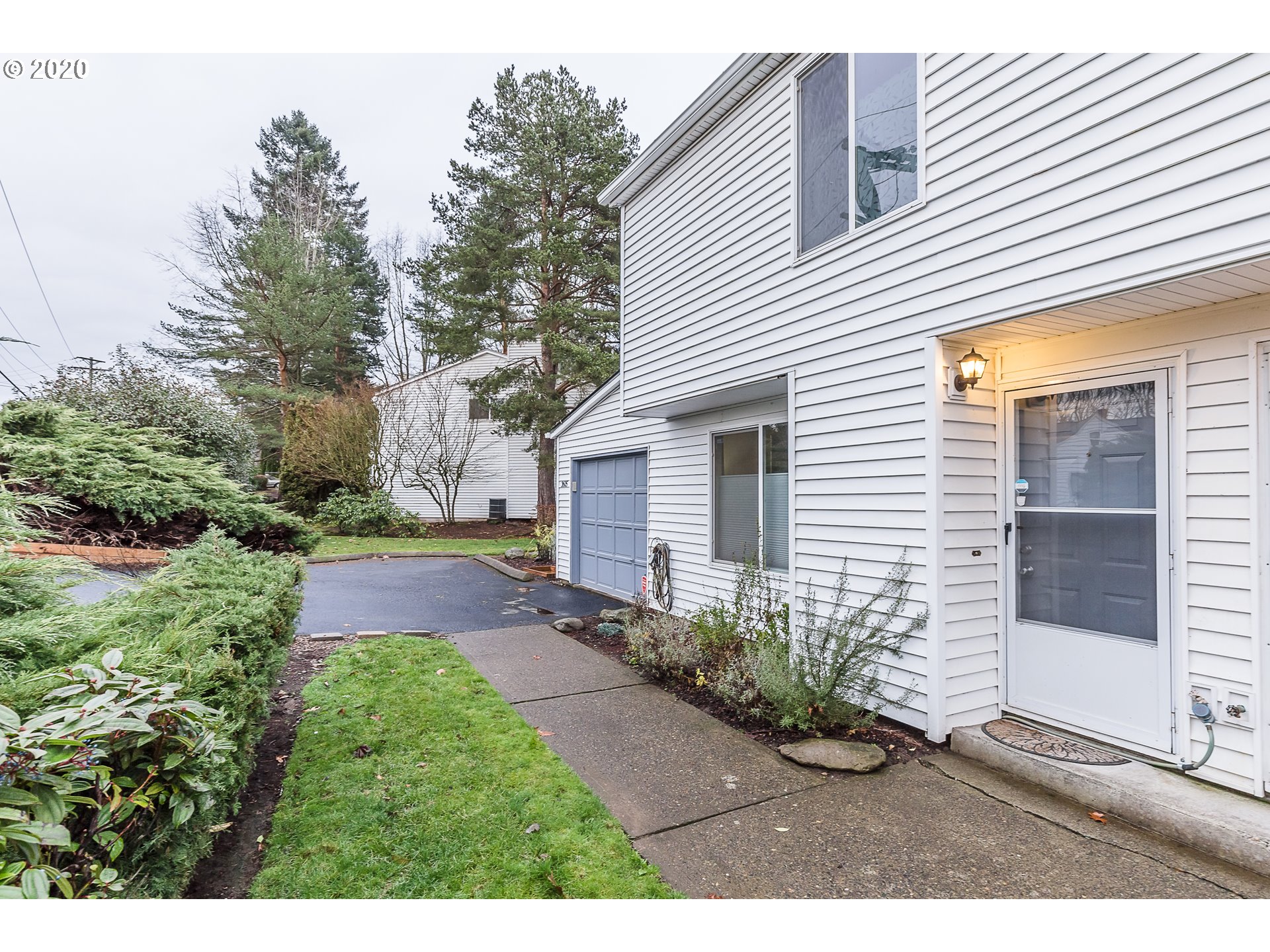 Photo #2: 19311574 Listing 