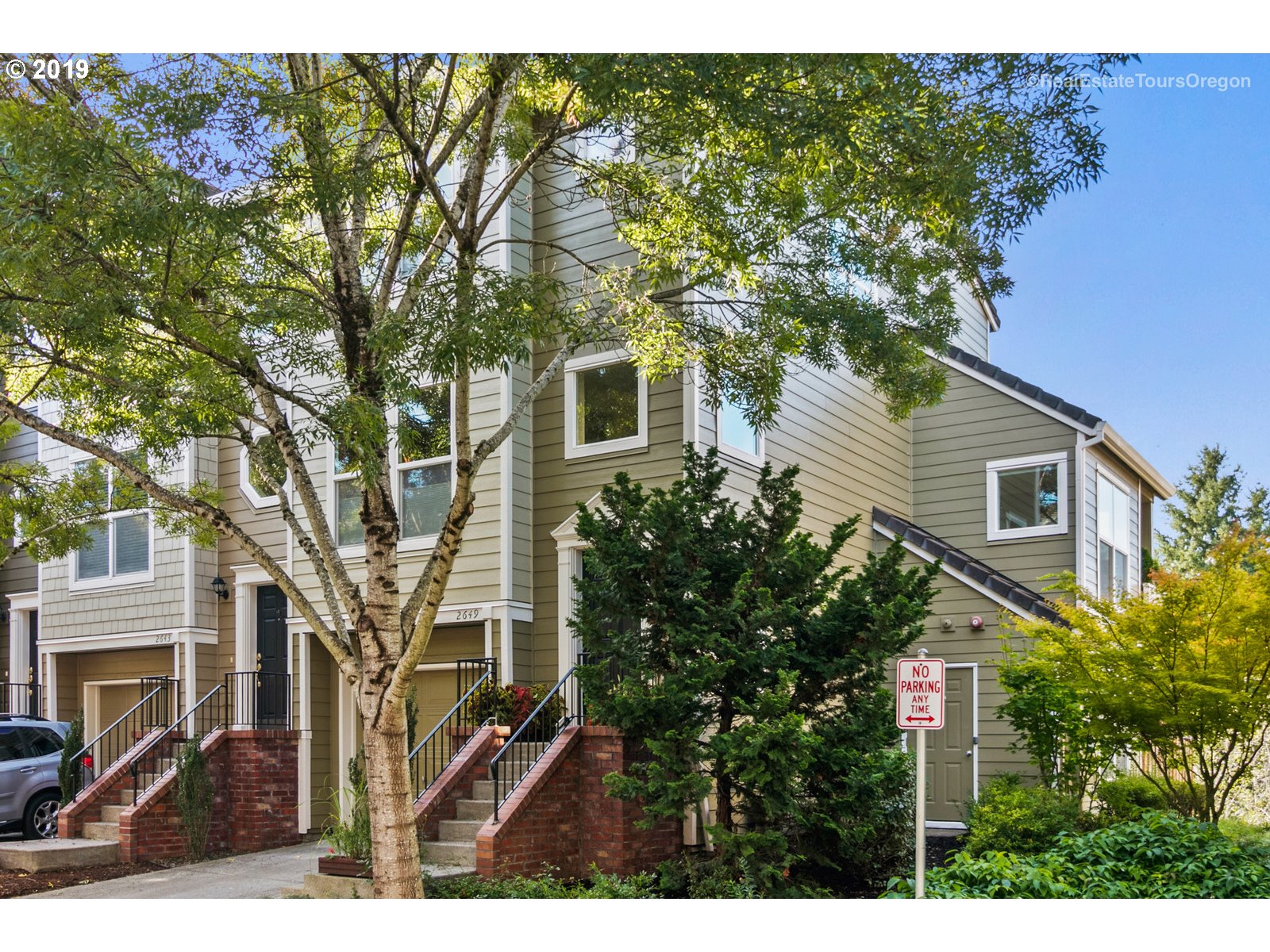 Photo #2: 19312670 Listing 