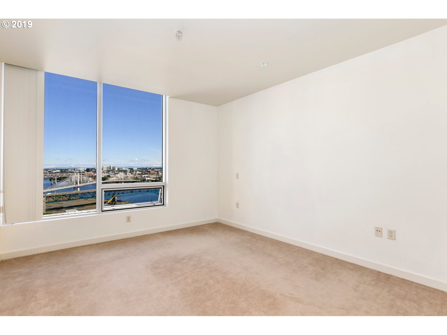Photo #4: 19316143 Listing 