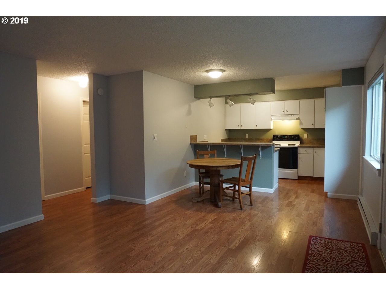 Photo #2: 19319985 Listing 